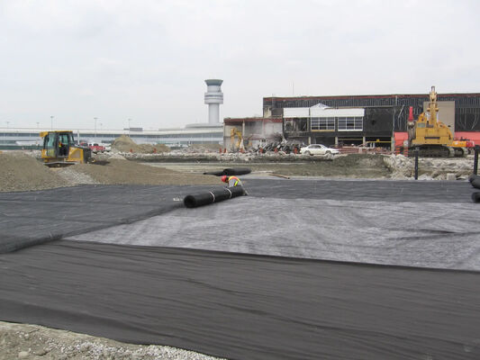 Road Construction PP Woven Geotextile Fabric for Reinforcement and Stabalization Barrier for Highway Pavement Reinforcement